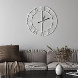 Rustikk hvit metallklokke