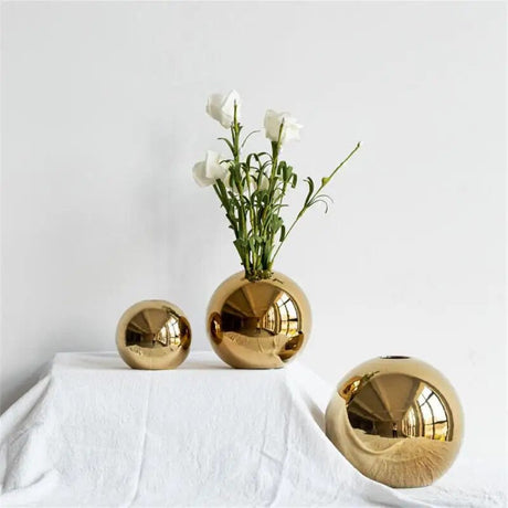 Hjemix | Golden Ball Vase
