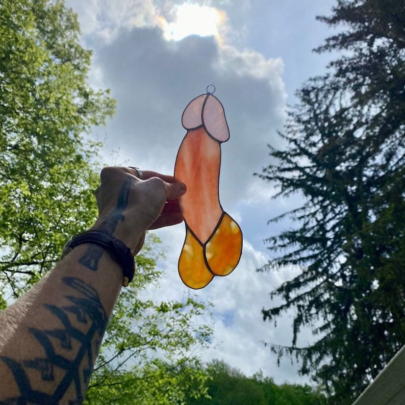 Hjemix | Morsom solfanger laget av fargerik glass Penis