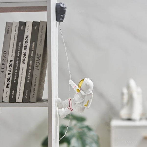 Hjemix | Astronaut Klatrer Veggdekorasjonsfigurer