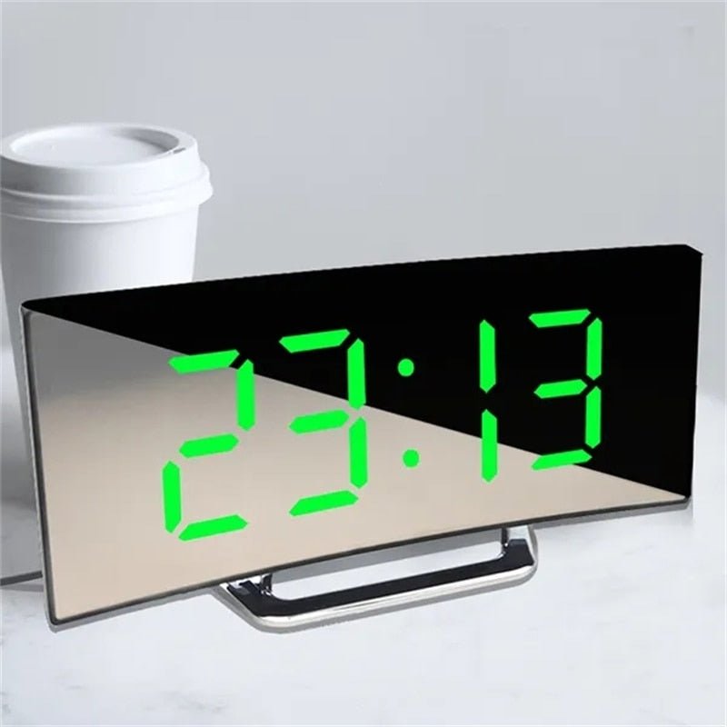 Hjemix | LED Digital Vekkerklokke – Bøyd Speildisplay, Bordklokke med Snusfunksjon, Elektronisk Borddisplay, Soverom og Stueinnredning