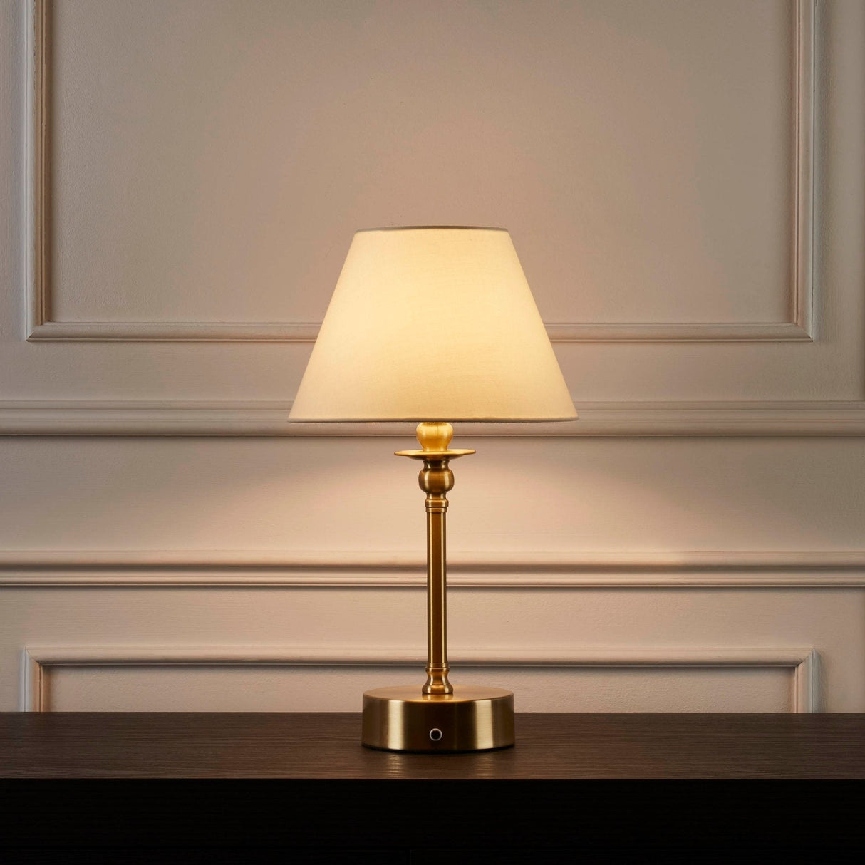 Hjemix | Lucille Ornate LED Oppladbar Trådløs Lampe - Messing