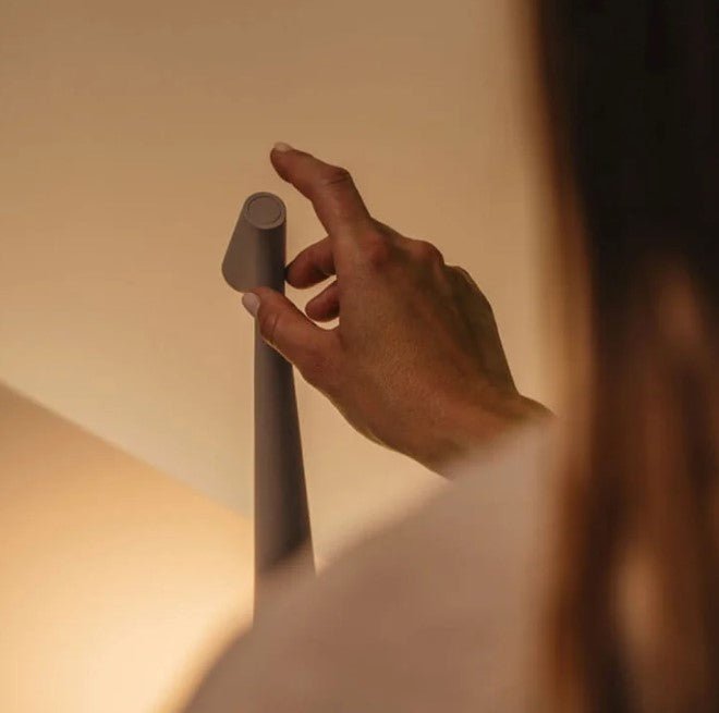 Norvo | Trådløs Nordisk Minimalistisk LED Bordlampe