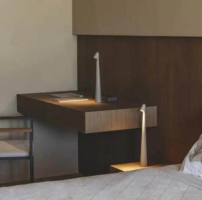 Hjemix | Dorsø - L'ummiere D'apol bordlampe