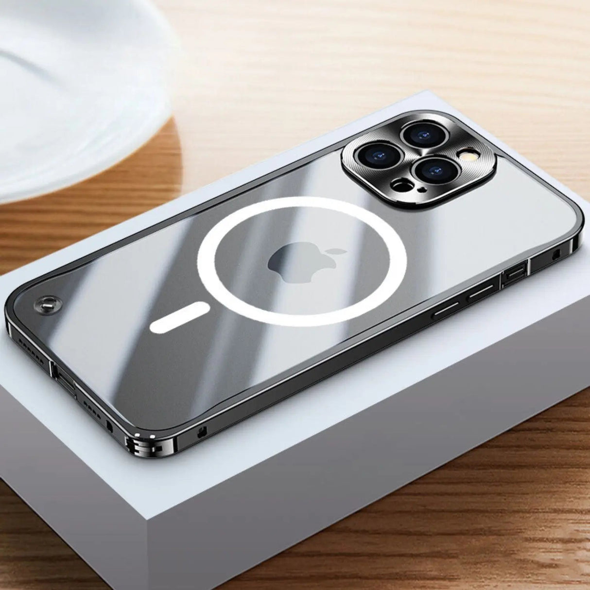 Hjemix | Metall Luksus MagSafe Deksel for iPhone Pro Max - Slankt og Stilig Design med Maksimal Beskyttelse