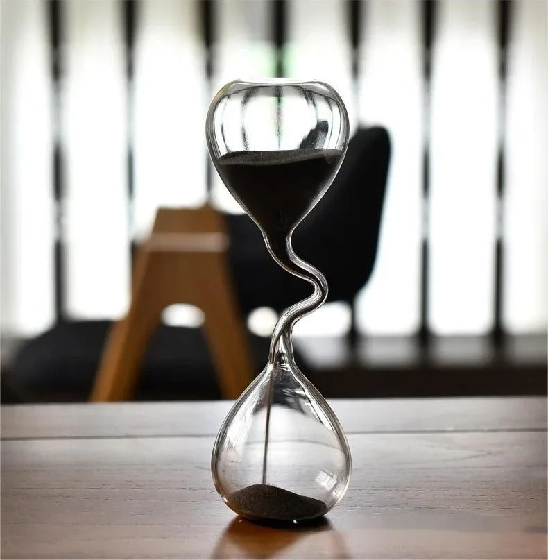 Hjemix | Curvy Black Hourglass | Glass