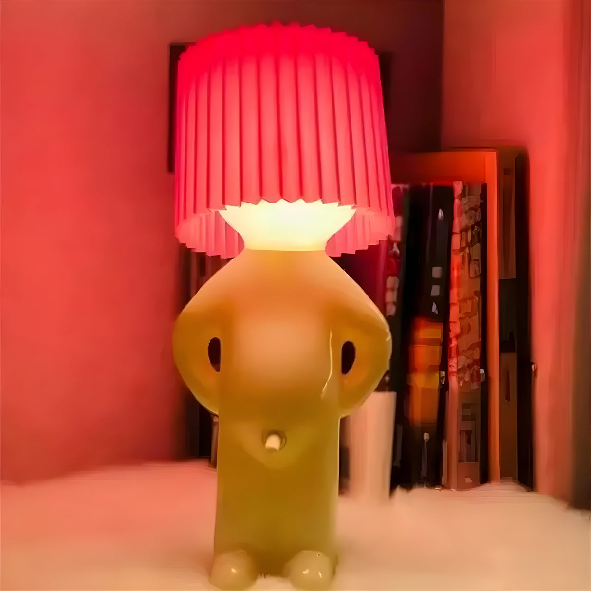 Hjemix | Sassy Boy Creative Table Lamp – Unik belysning for soverom og stue
