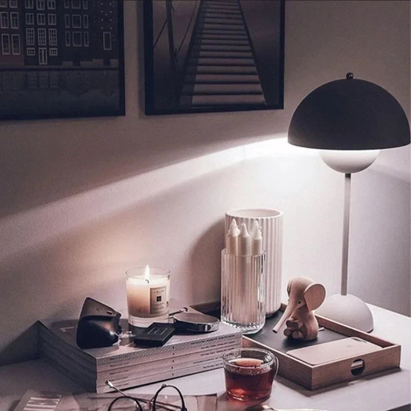 Hjemix | Moderne Bordlampe - dette er USB ADVARSEL