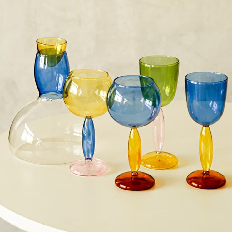Hjemix | Kalk og karaffel laget av farget glass av Phillips