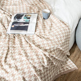 Hjemix | PlaidLuxe Houndstooth Kasteteppe | Rutete Design | Myk & Koselig | Ulike Størrelser