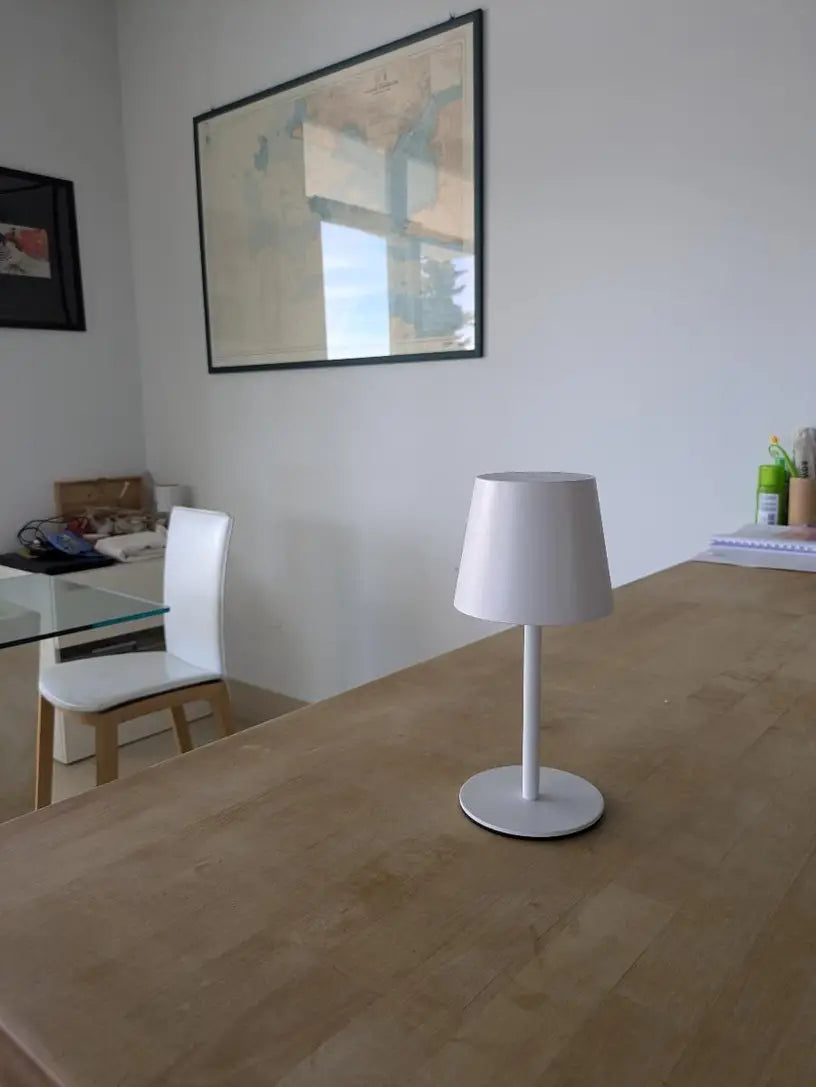 Hjemix | LED Bordlampe – Trådløs, Berøringskontroll & Dimmbar Lys