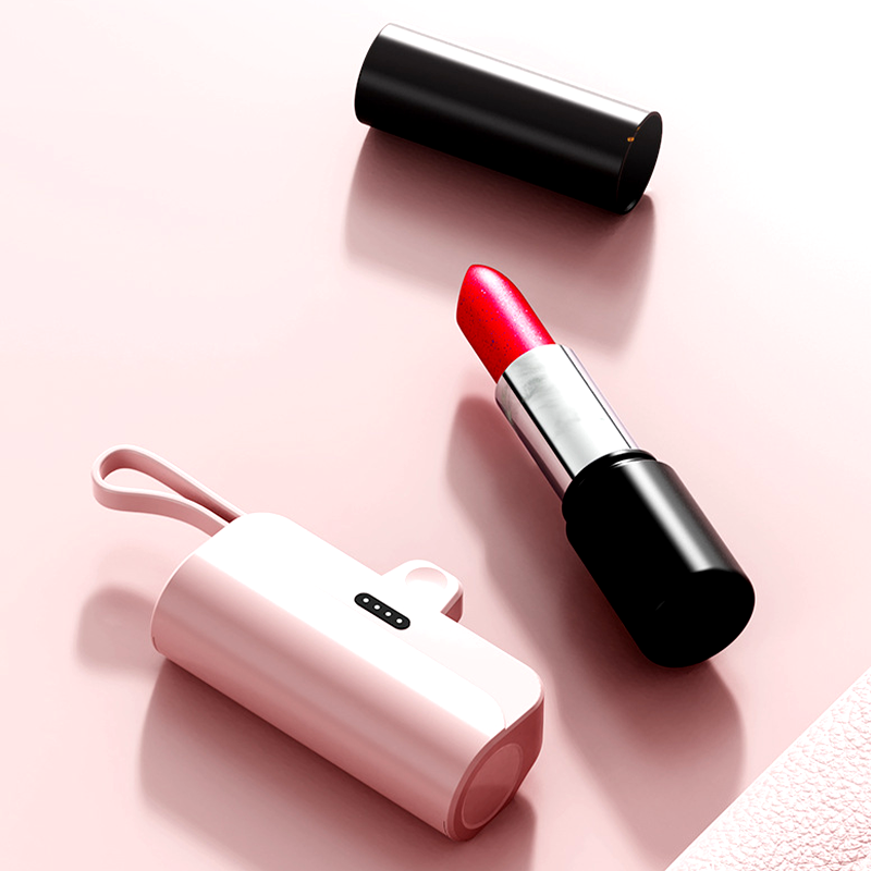 Hjemix | Bærbar Powerbank med Høy Kapasitet og Innebygde Kabler